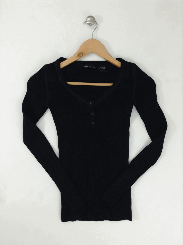 Black T-shirt