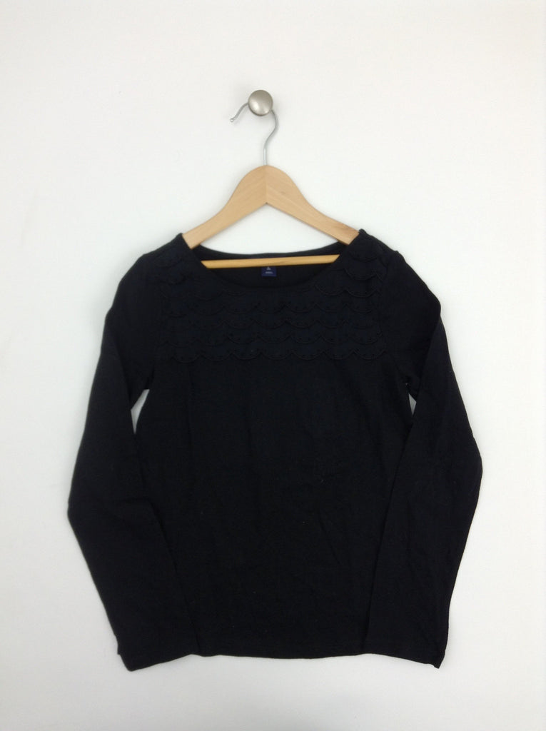 Black T-shirt