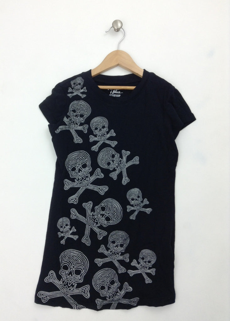 Black T-shirt