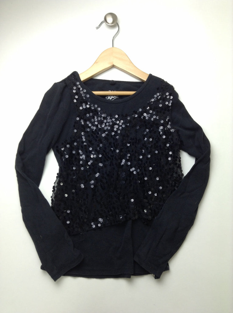 black T-shirt